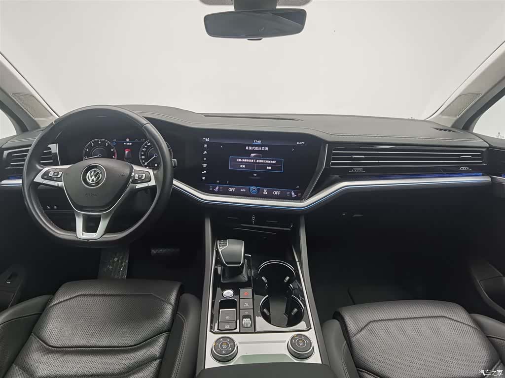 Volkswagen Touareg, 2020 все фото