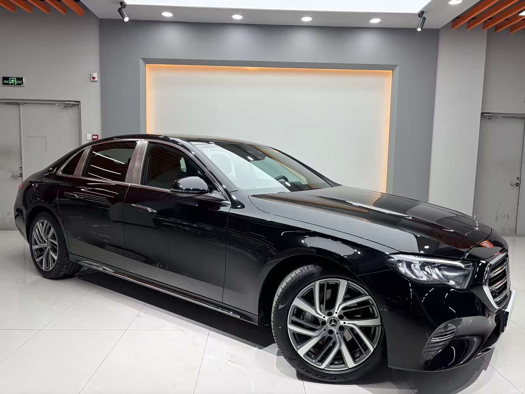 Mercedes-Benz E-Class, 2024 3