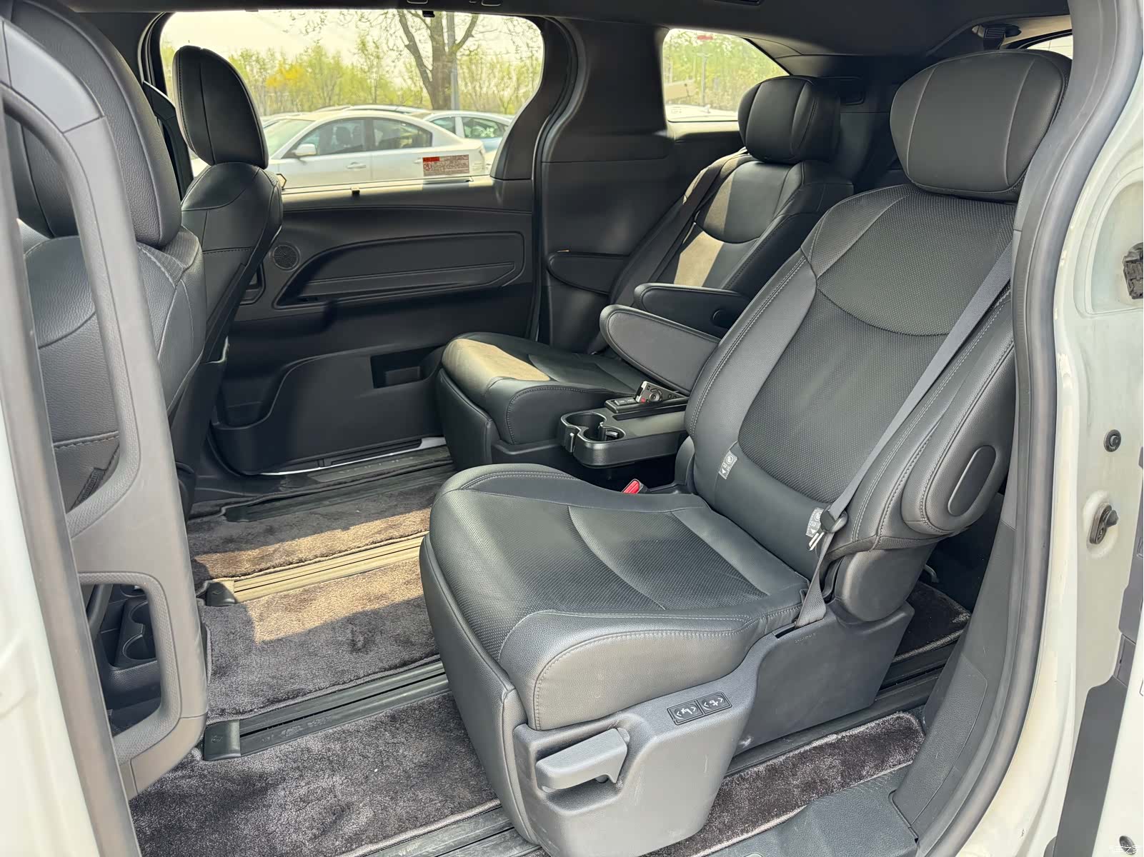 Toyota Sienna, 2023 10