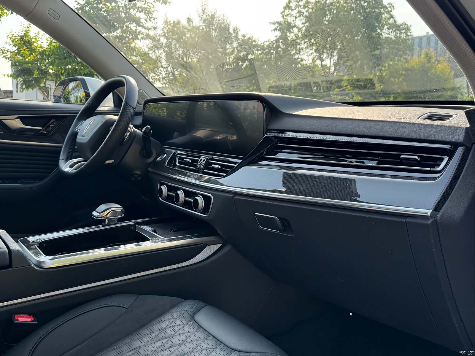 Hongqi HS5, 2024 13