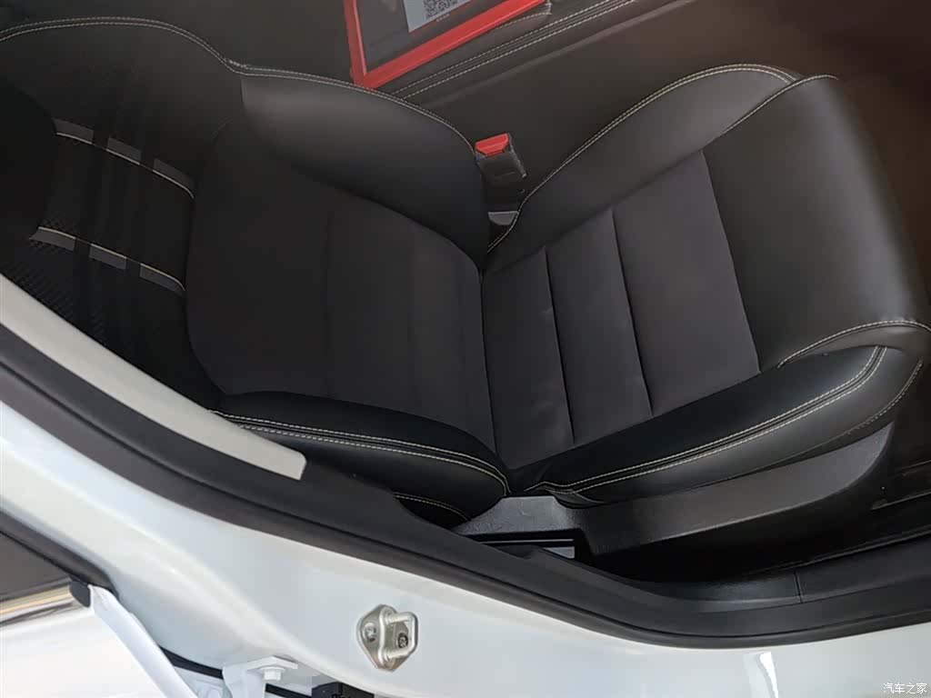 Geely Binray, 2021 25