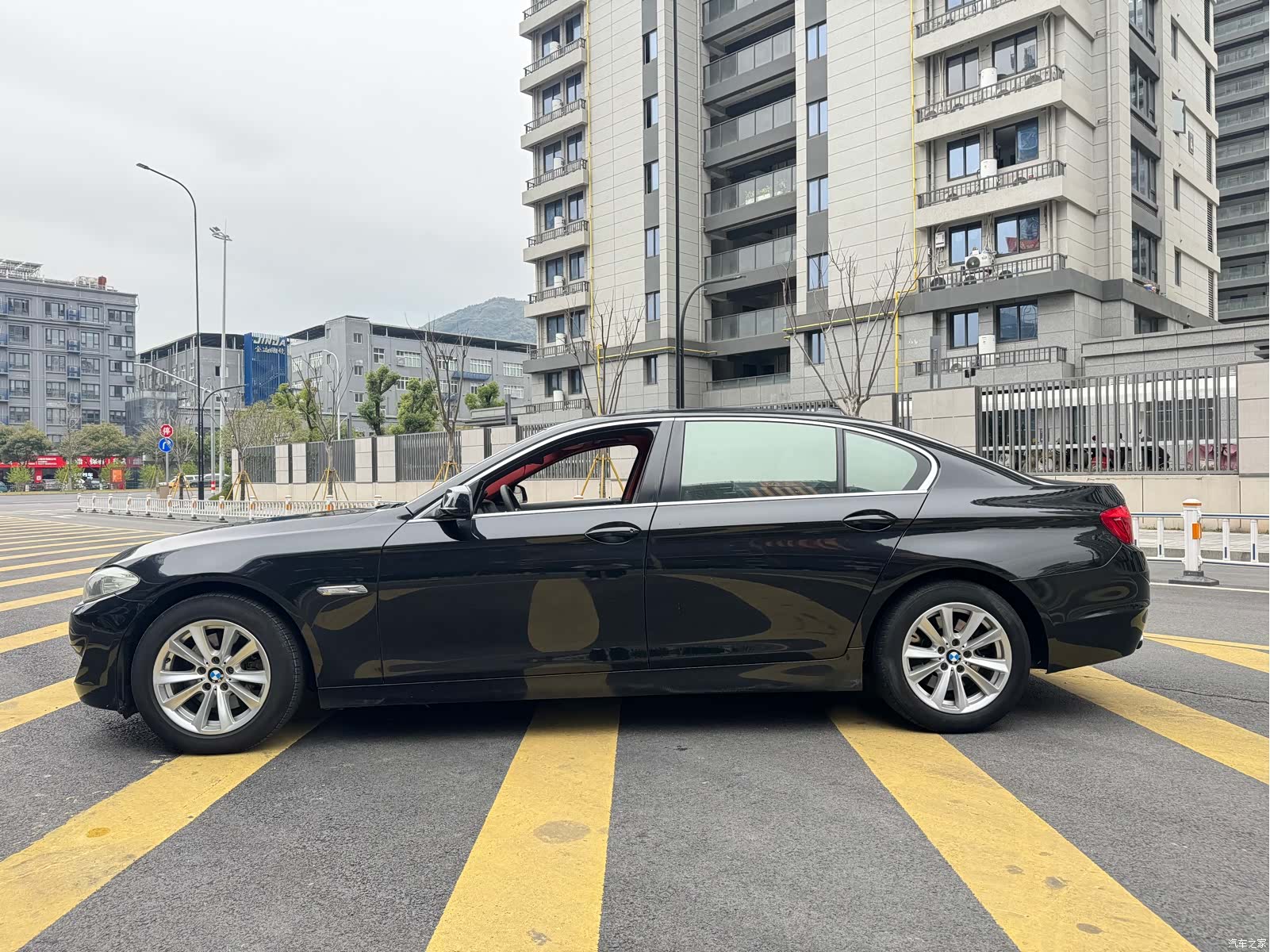 BMW 5 Series, 2011 4
