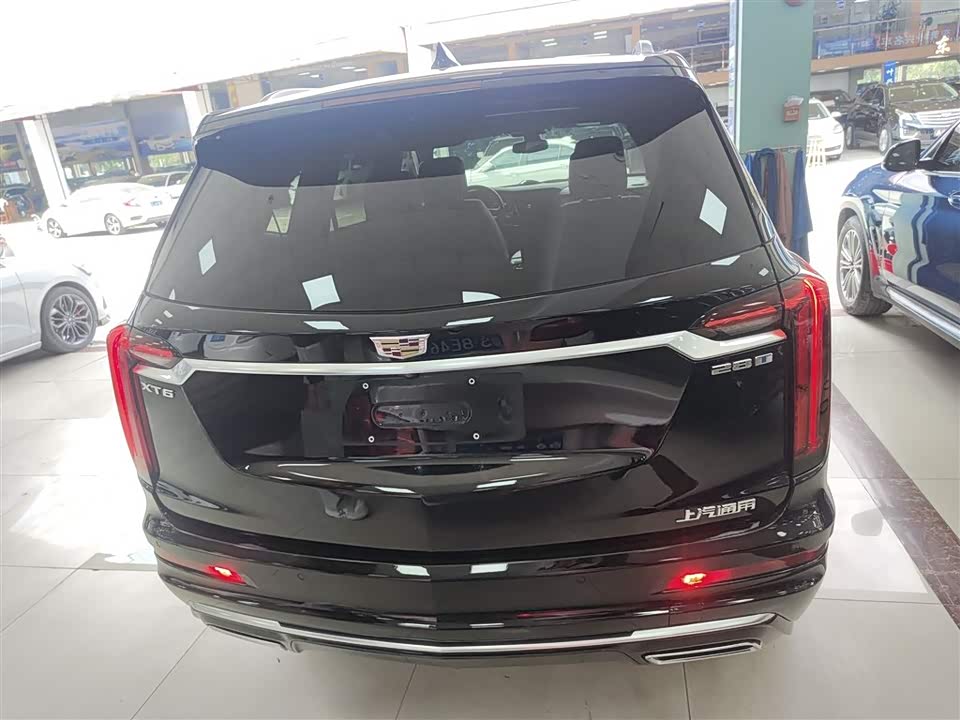 Cadillac XT6