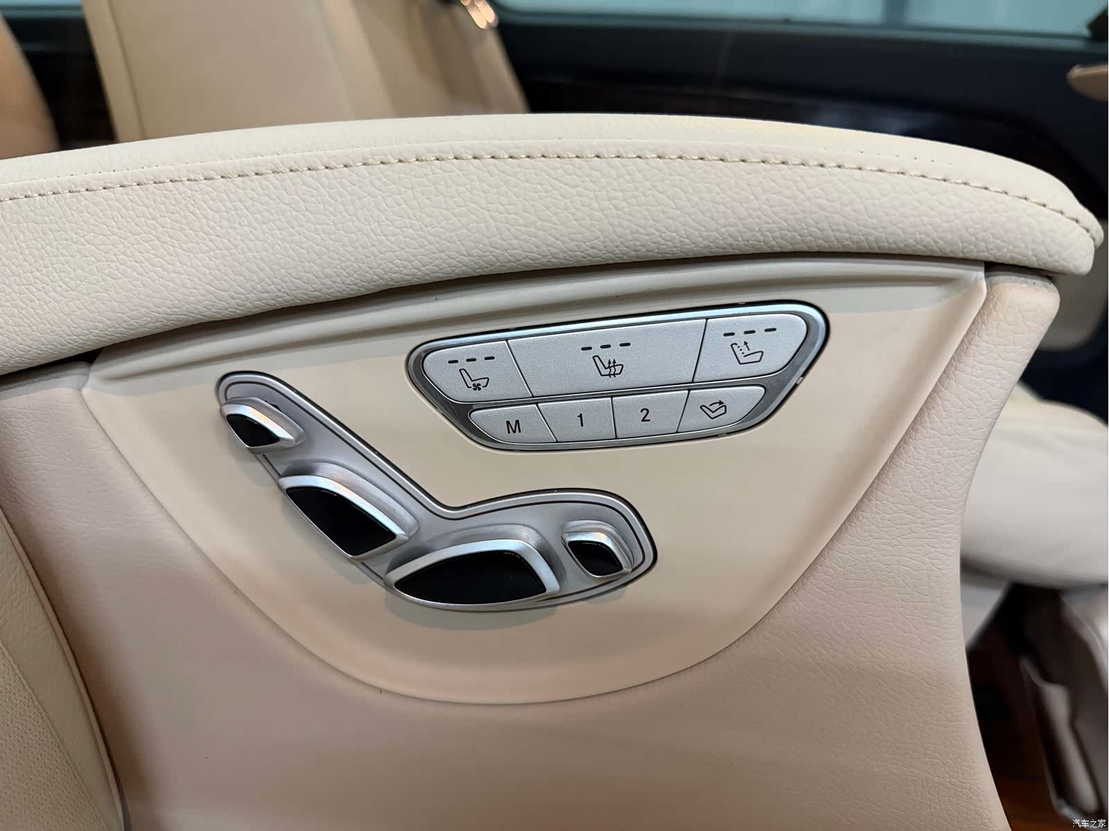 Mercedes-Benz V-Class, 2020 11