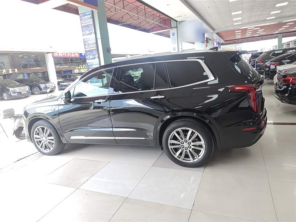 Cadillac XT6