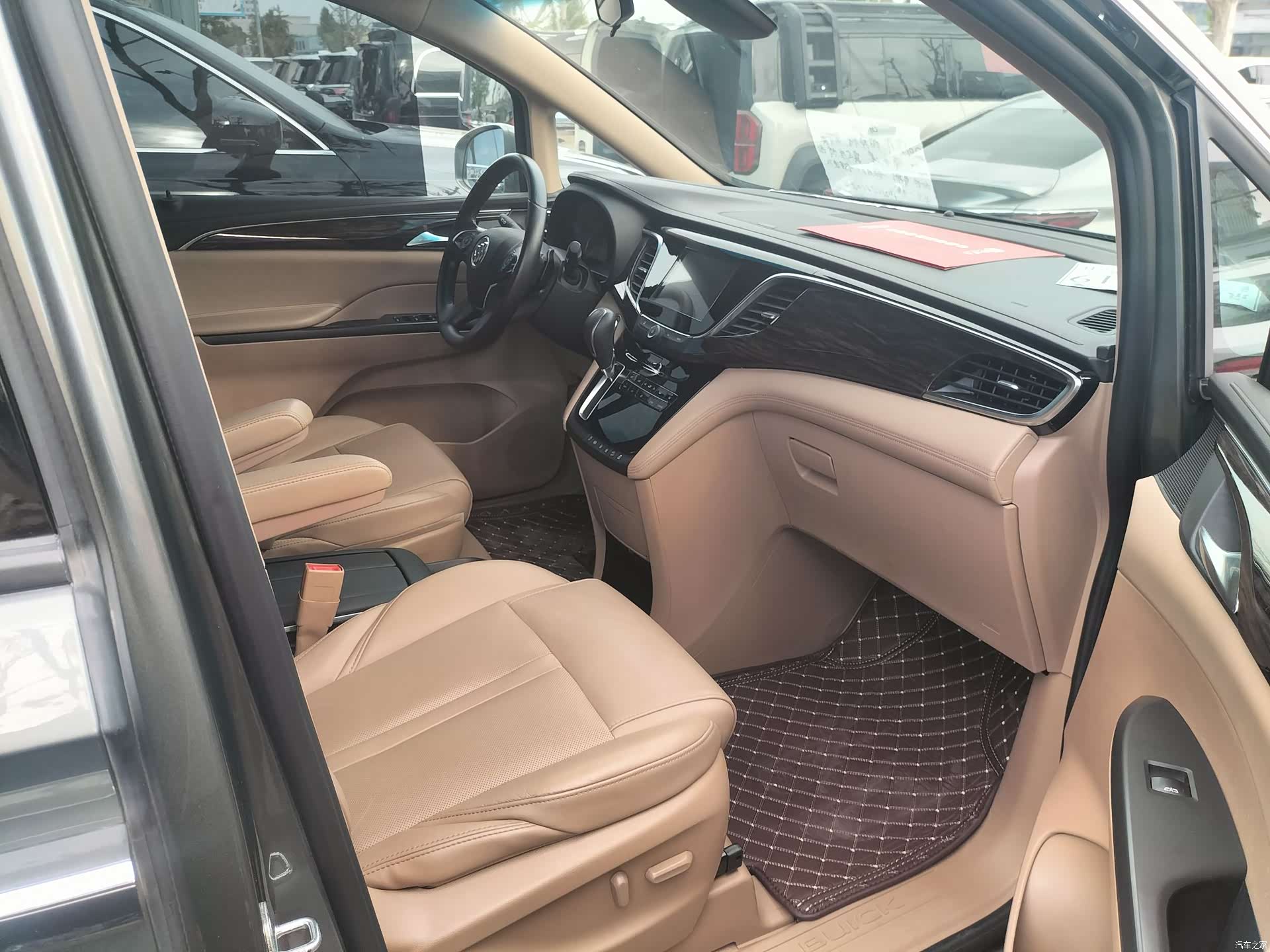 Buick GL8, 2018 7