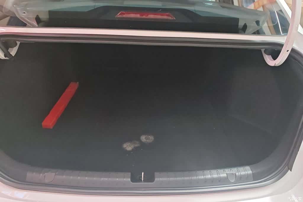 Geely Emgrand, 2023 4
