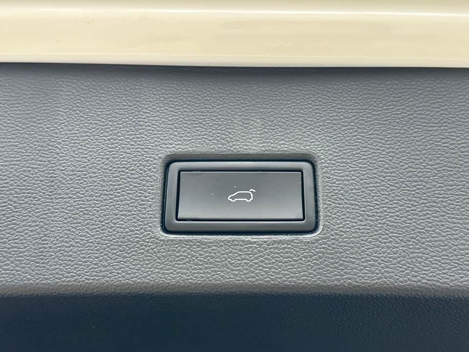 Volkswagen T-ROC exploring Songs