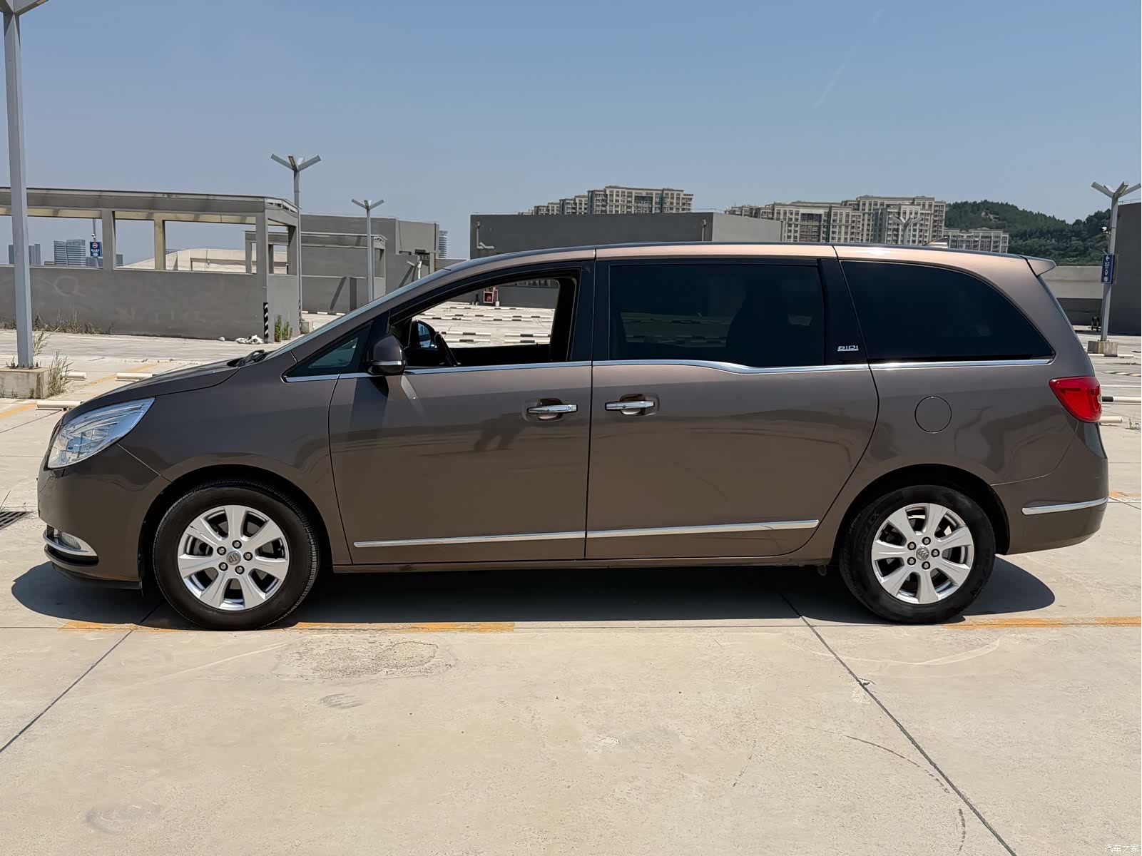 Buick GL8, 2015 7