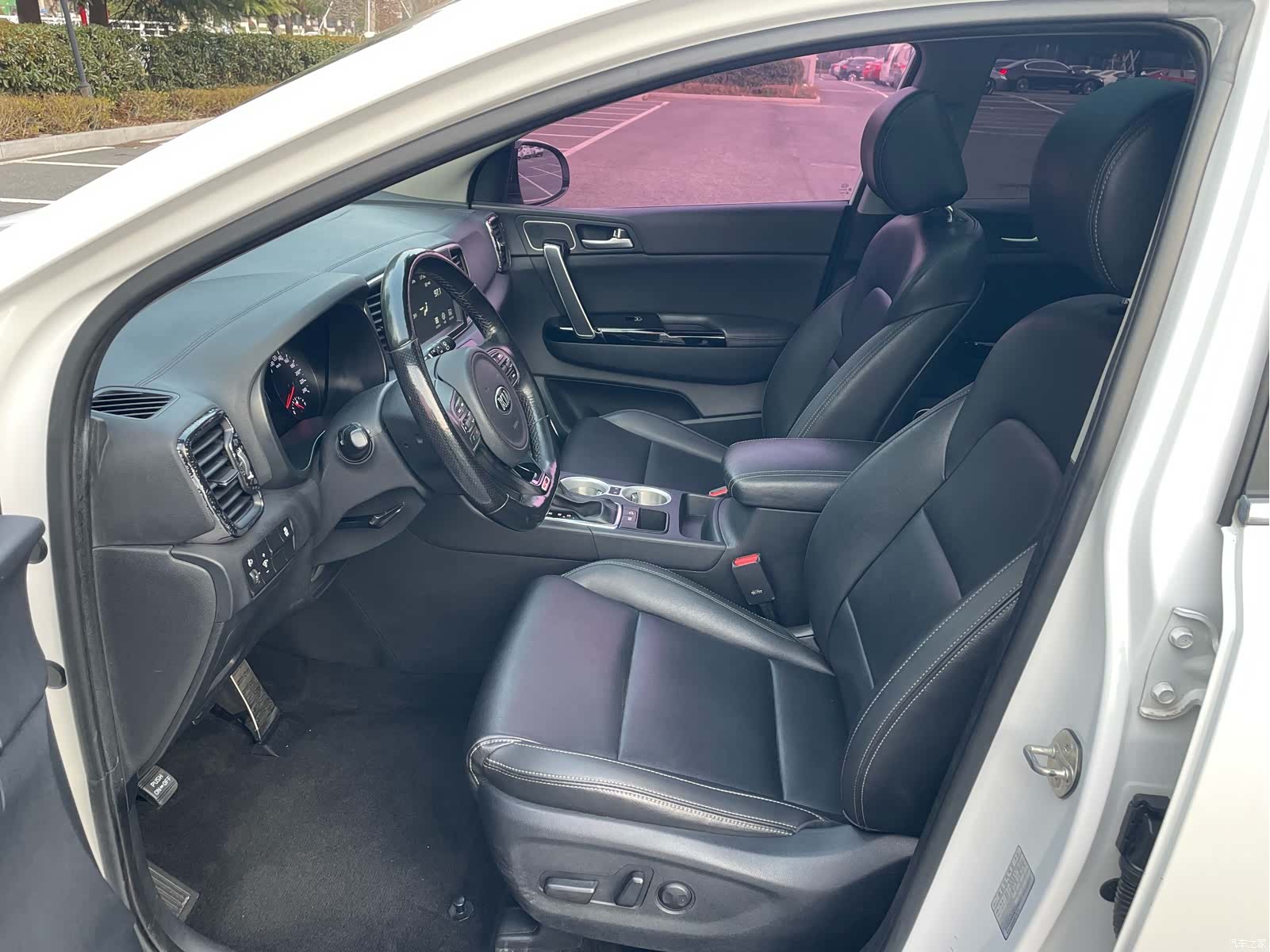 Kia KX5, 2016 9