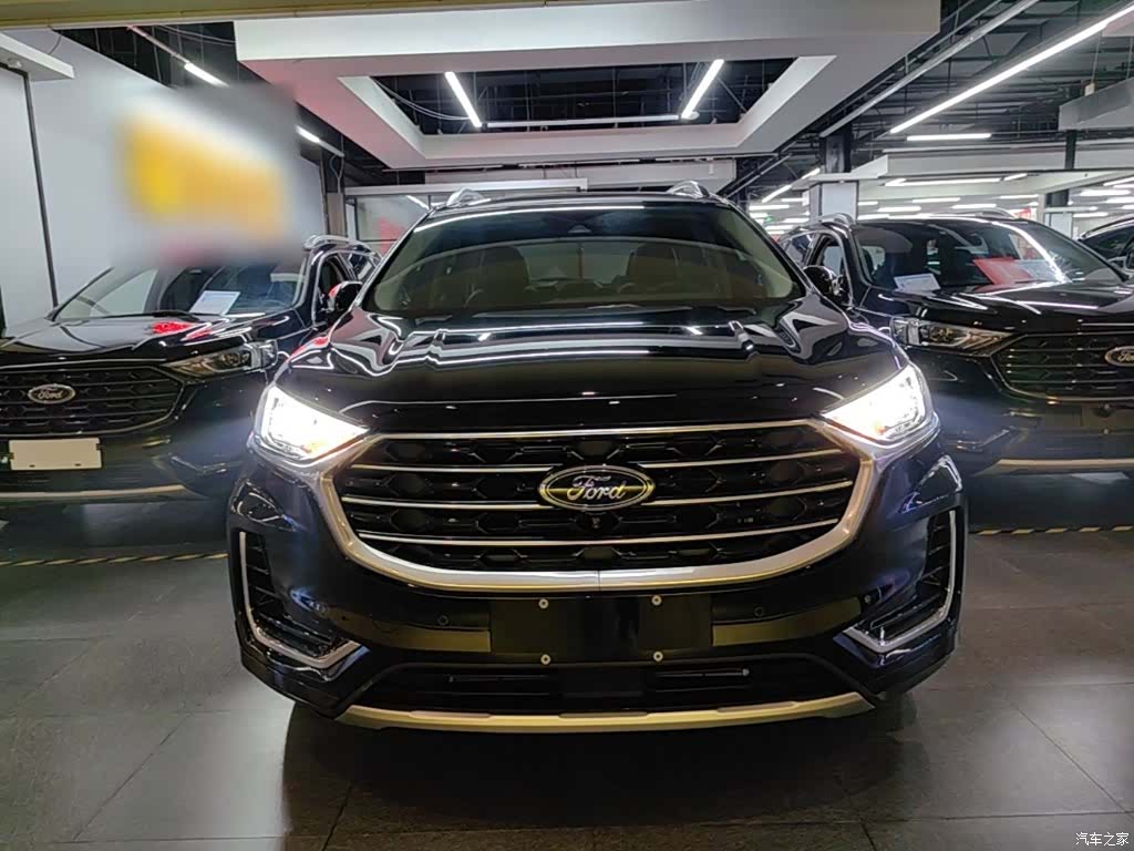 Ford Edge, 2022 3