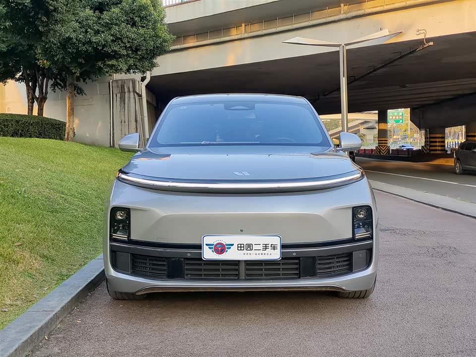 Li Auto Ideal L8