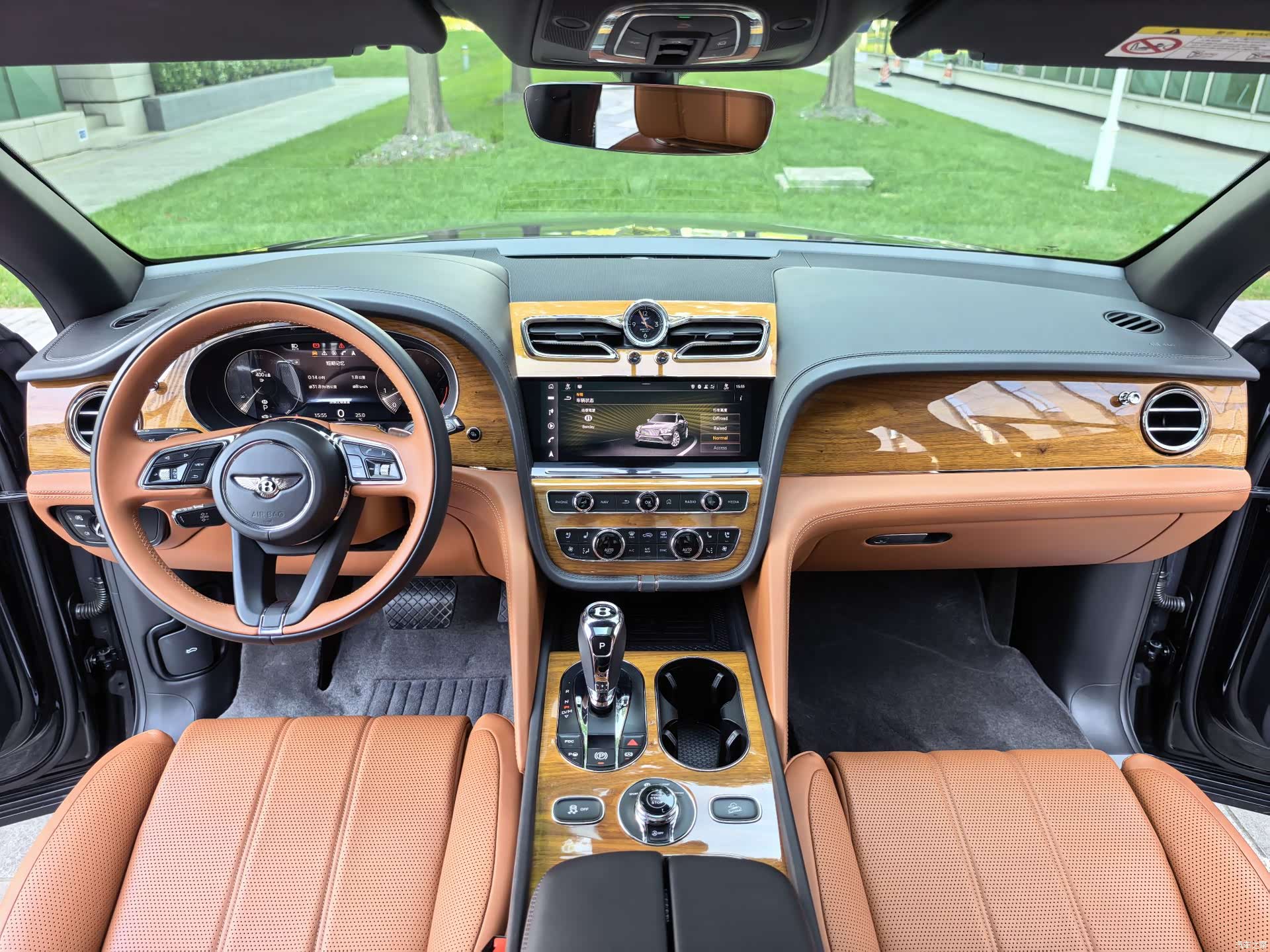 Bentley Bentayga, 2021 15