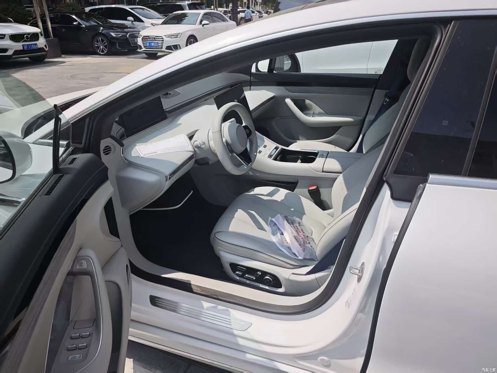 Luxeed S7, 2025 4