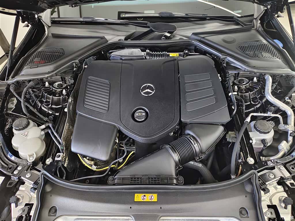 Mercedes-Benz E-Class, 2024 15