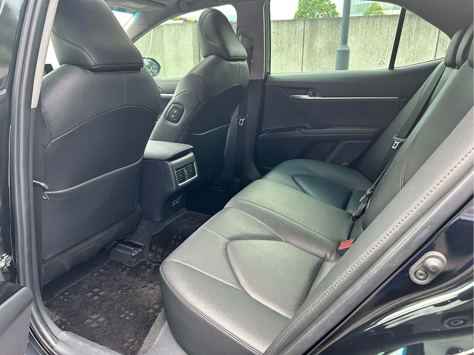 Toyota Camry, 2023 все фото