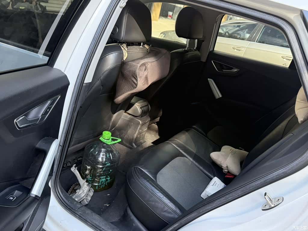 Audi Q2L, 2019 4