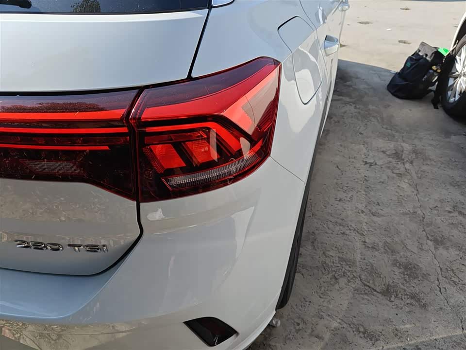 Volkswagen T-ROC exploring Songs