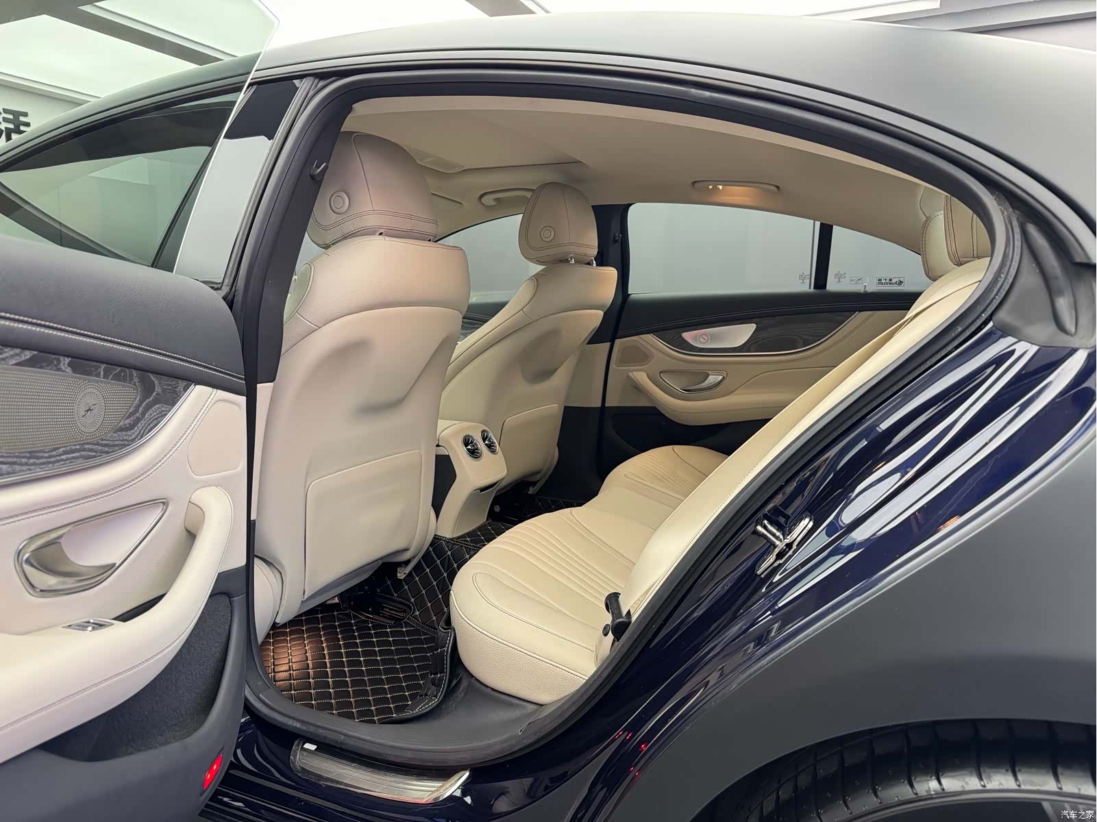 Mercedes-Benz CLS, 2019 9