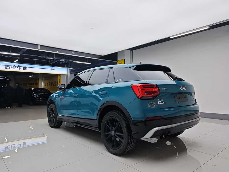 Audi Q2L