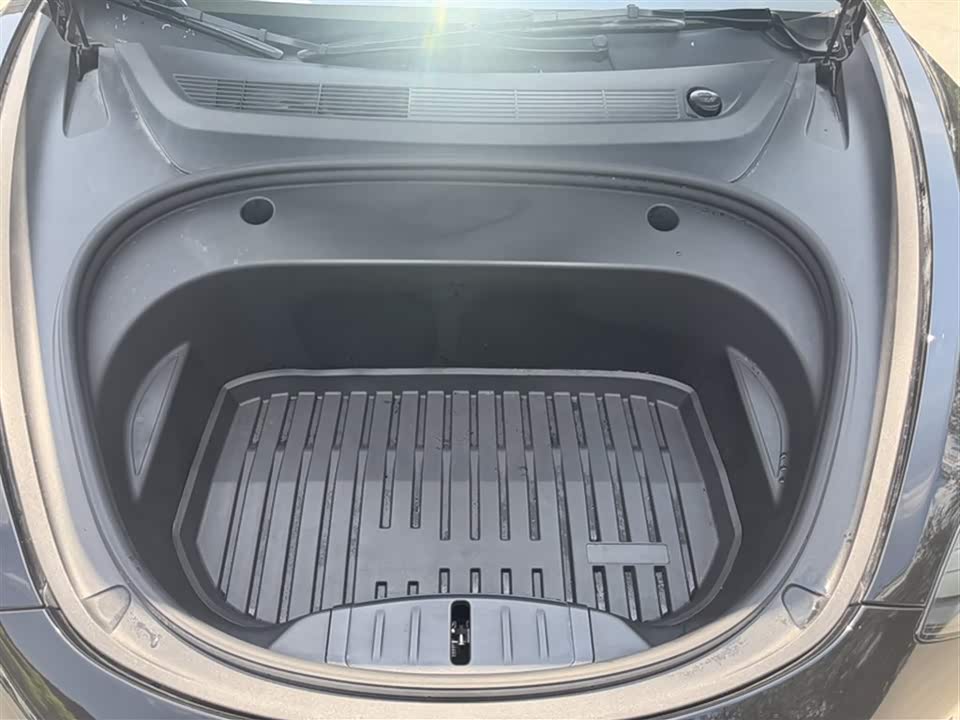 Tesla Model 3 Tesla Model 3