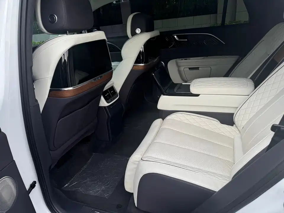 Hongqi E-HS9