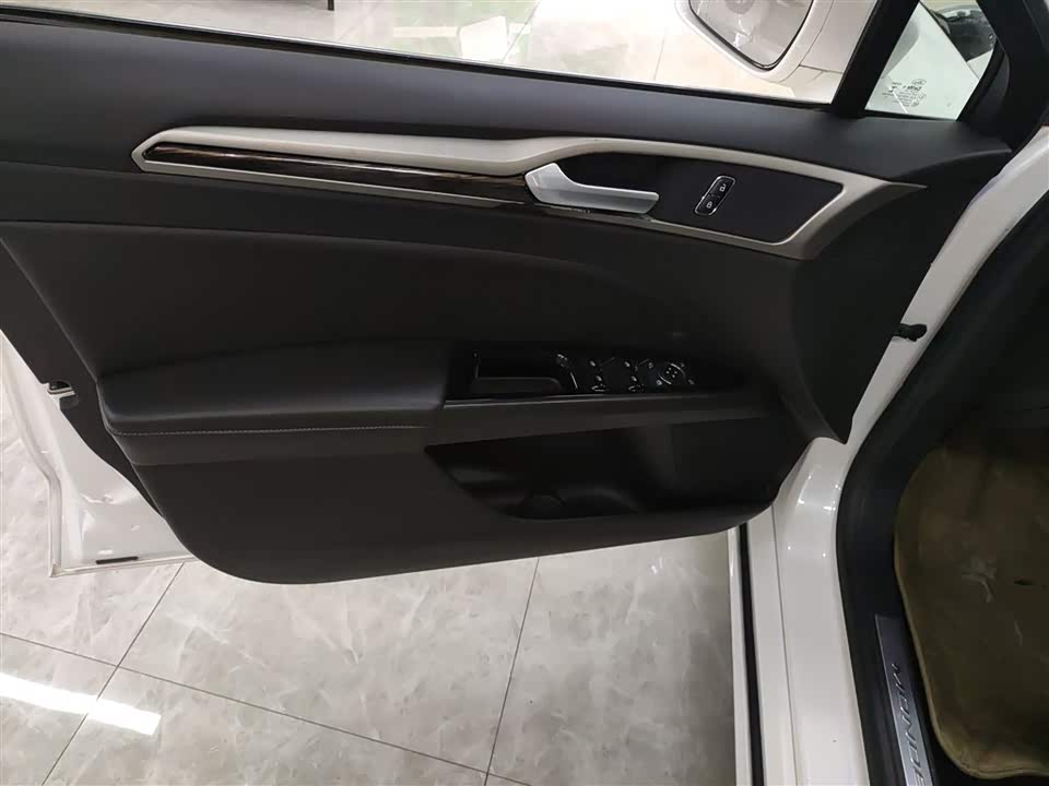 Ford Mondeo Ford Mondeo
