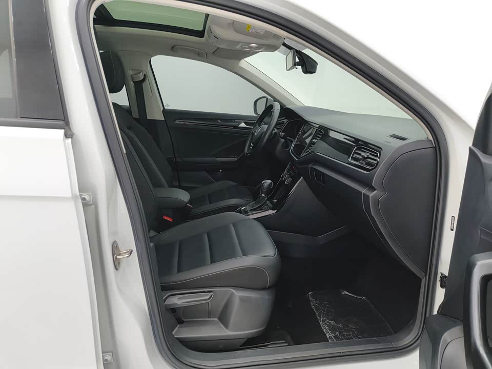 Volkswagen T-ROC exploring Songs