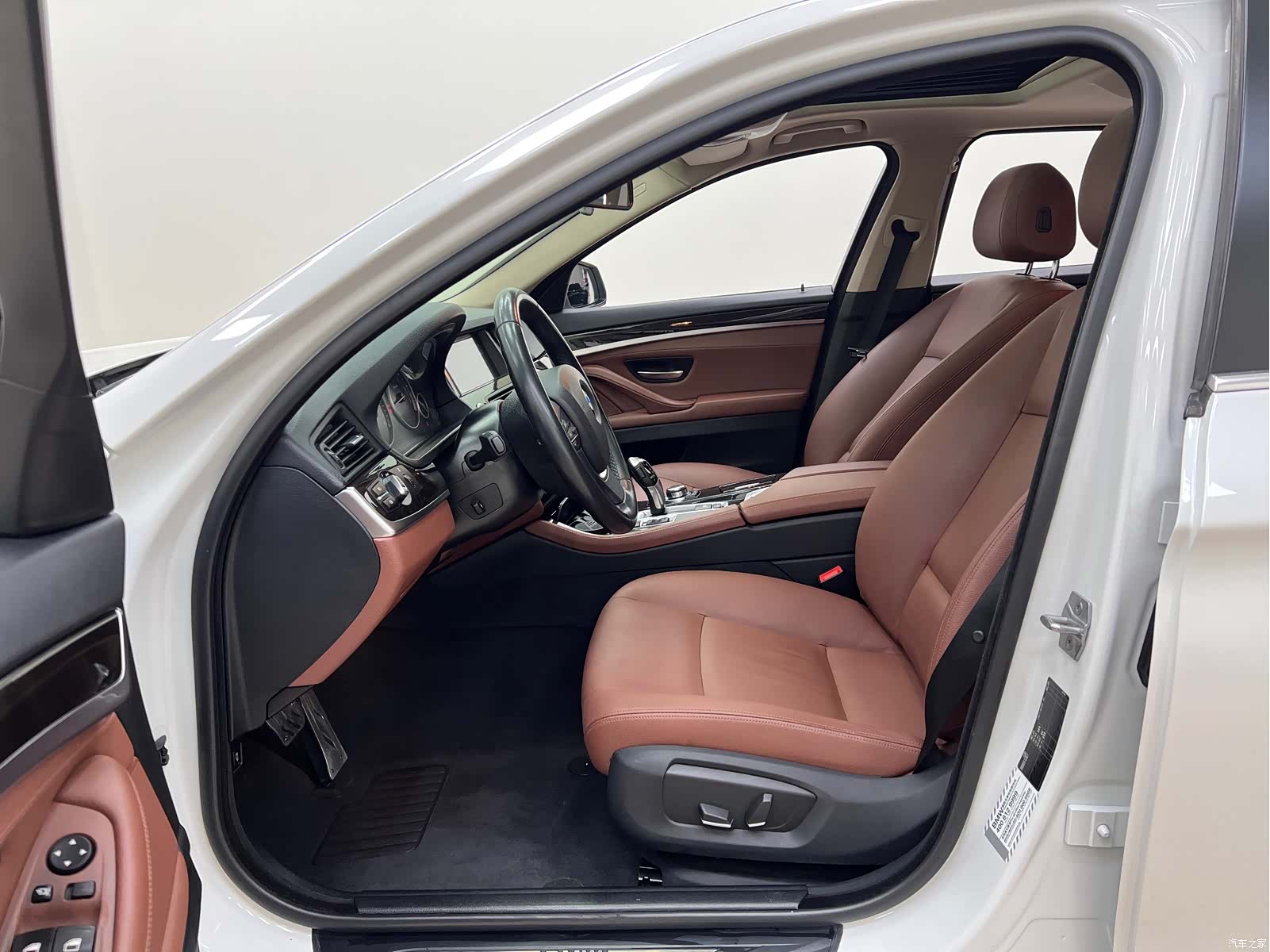 BMW 5 Series, 2016 16