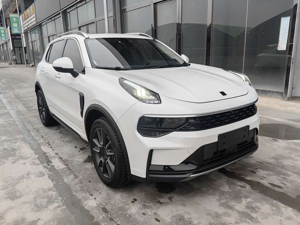 Lynk & Co 01