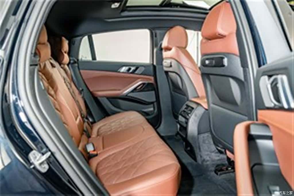 BMW X6, 2025 21