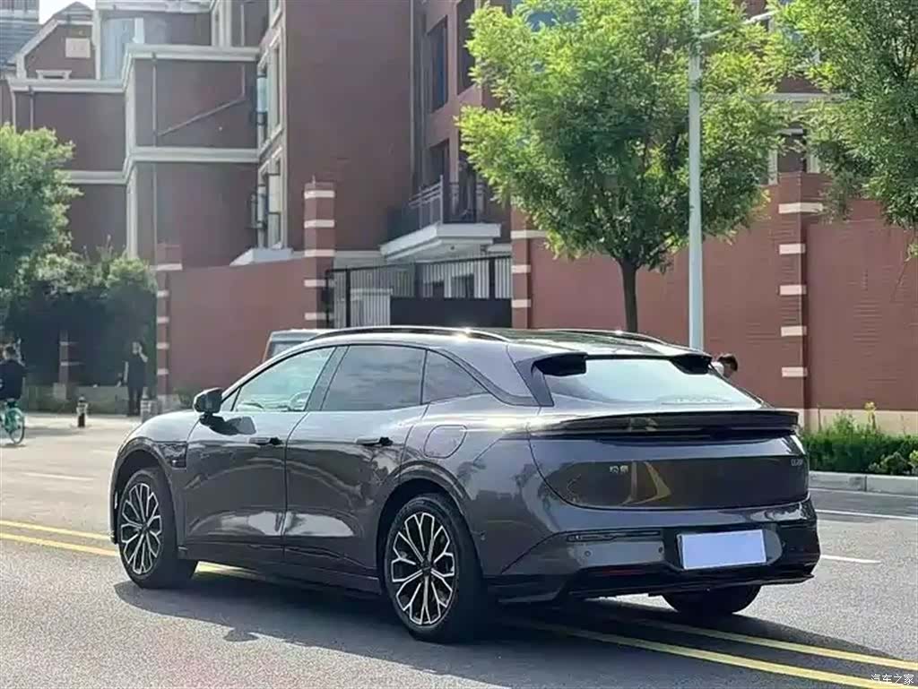 Zeekr 007, 2025 7