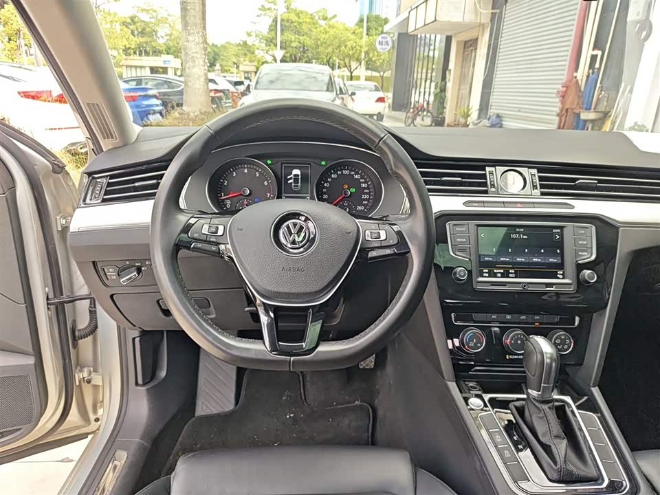 Volkswagen Magotan
