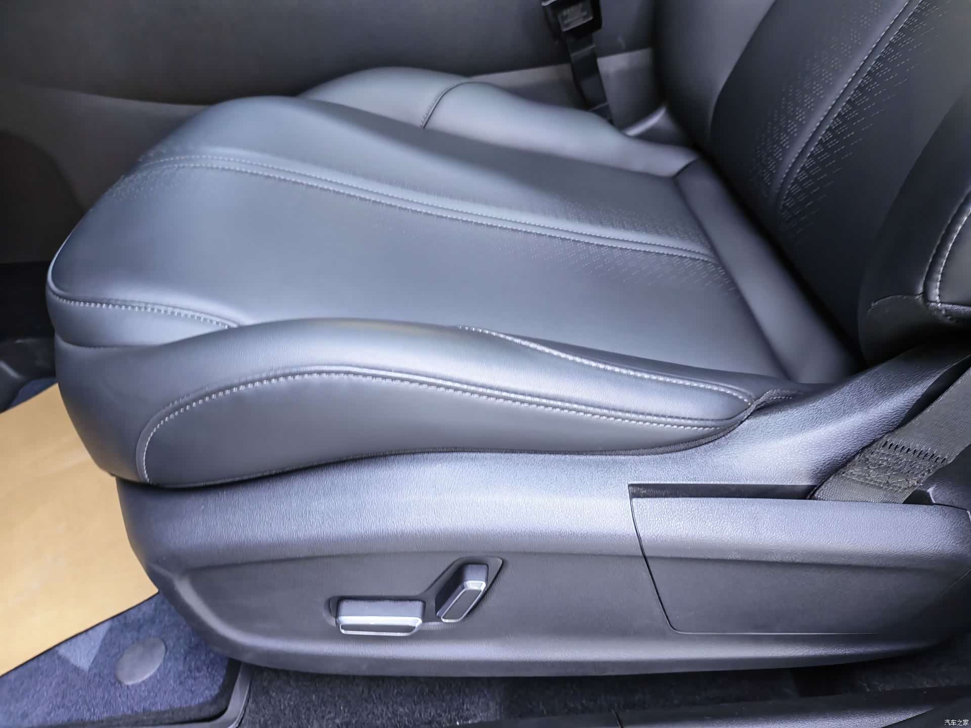 Geely Galaxy L7, 2025 8