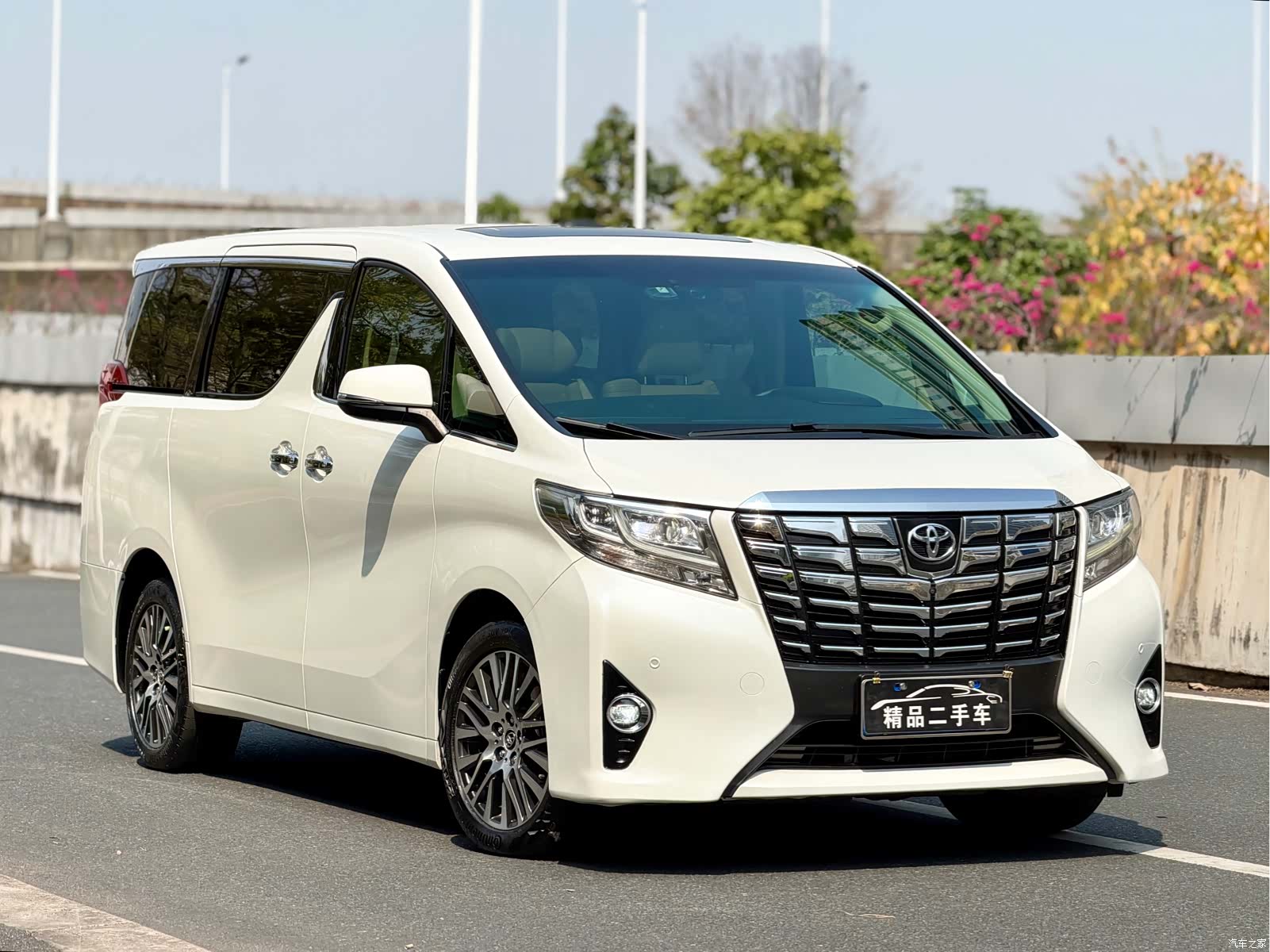 Toyota Alphard, 2017 3