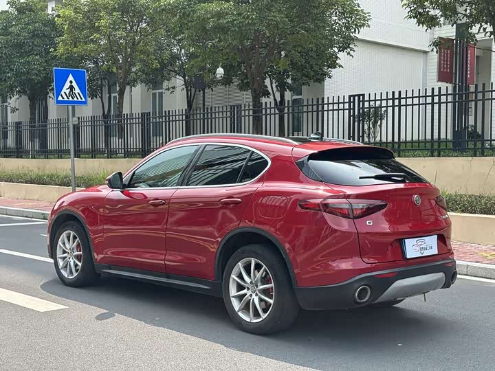Alfa Romeo Stelvio si tan wei 2017 2.0T 200HP Luxury