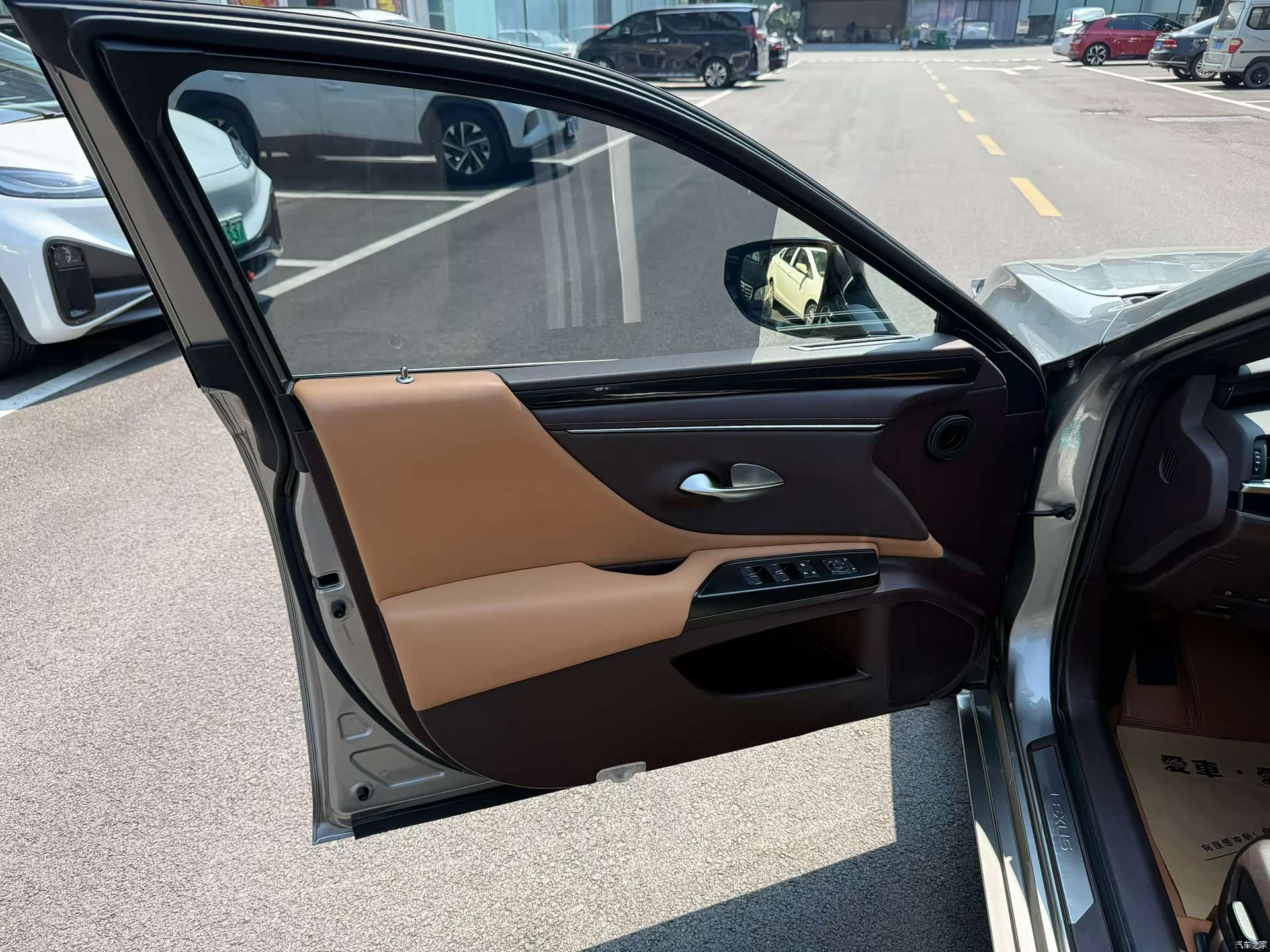 Lexus ES, 2021 7