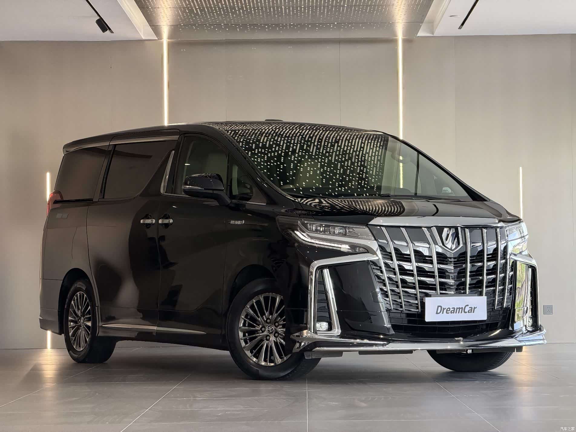 Toyota Alphard, 2021 3