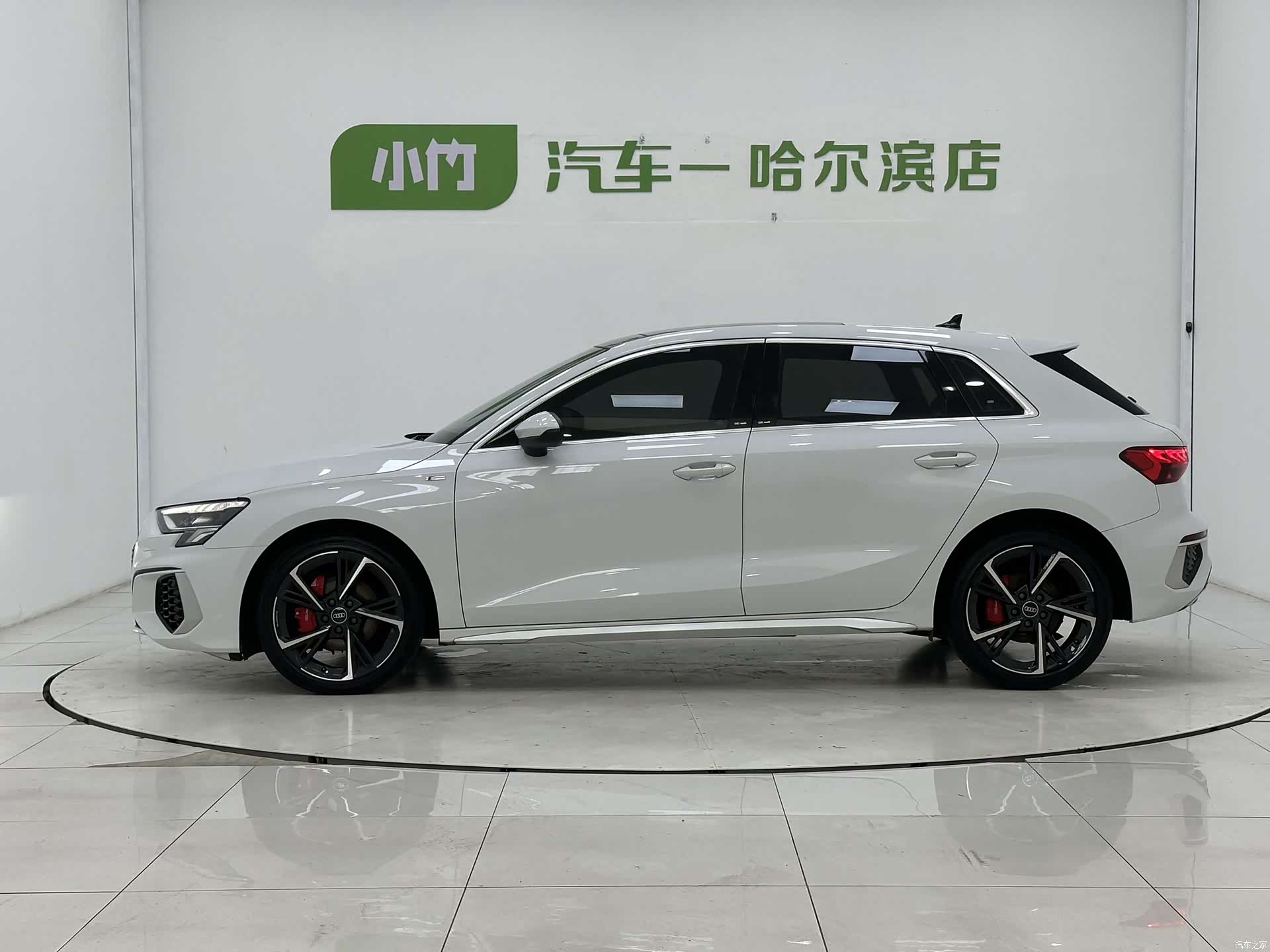Audi A3, 2023 все фото
