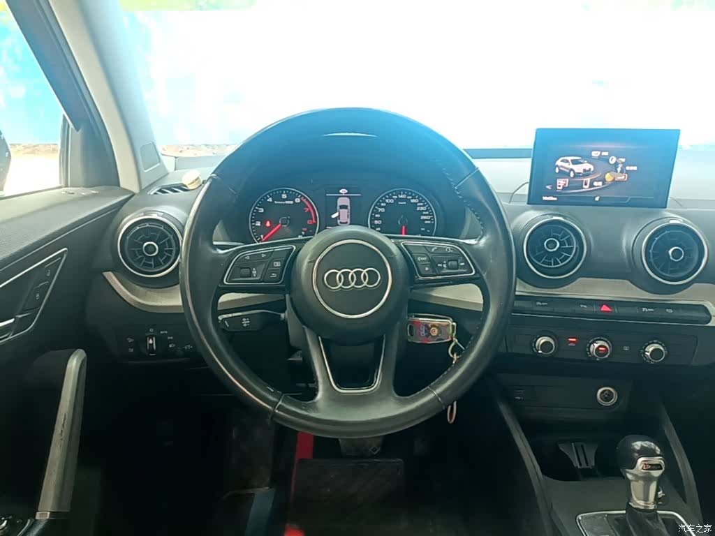 Audi Q2L, 2020 11