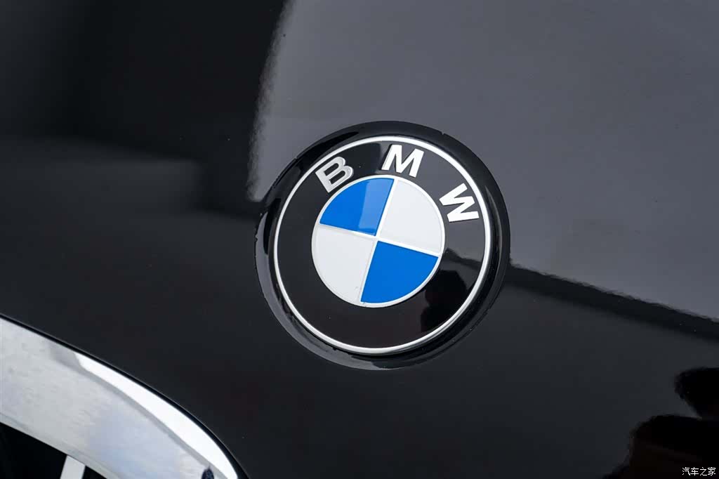 BMW 5 Series, 2022 24