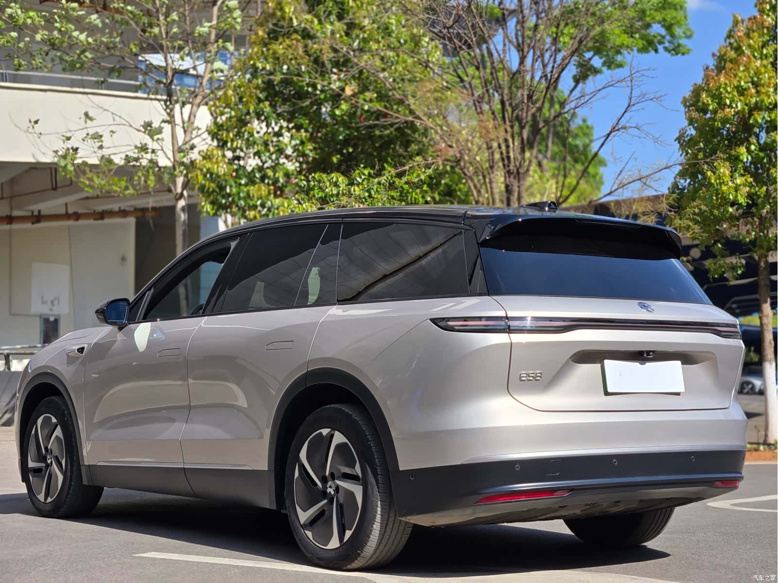 NIO ES8, 2024 11