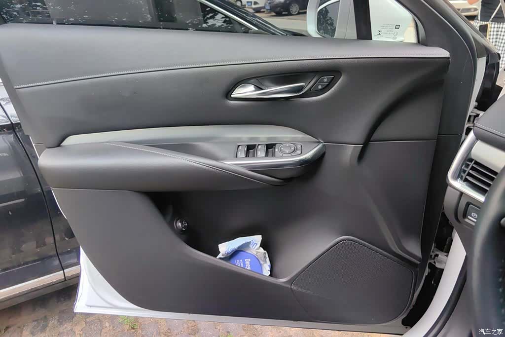 Cadillac XT4, 2019 7