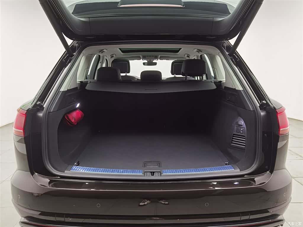 Volkswagen Touareg, 2020 16