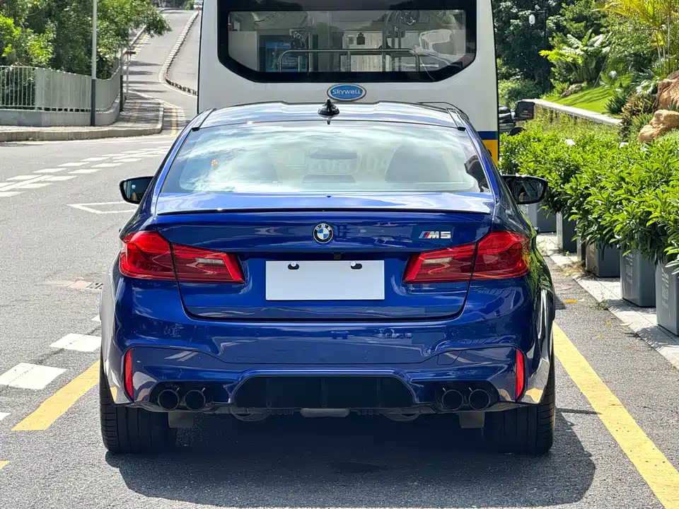 BMW M5