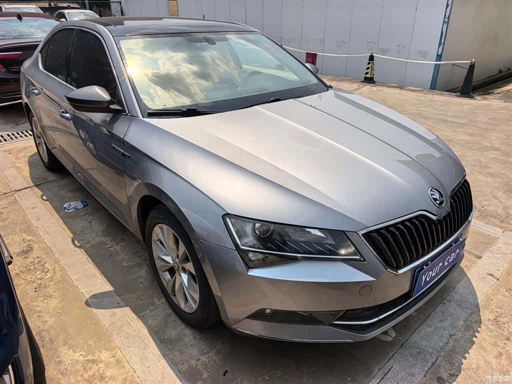Skoda Superb, 2018 3
