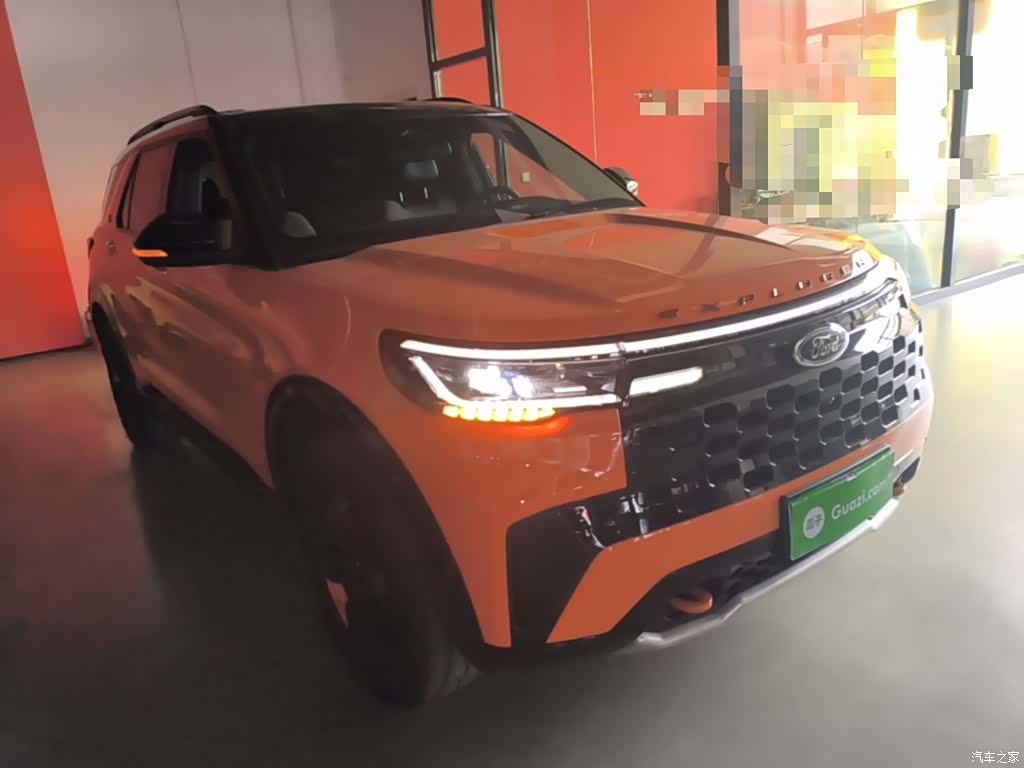Ford Explorer, 2024 4