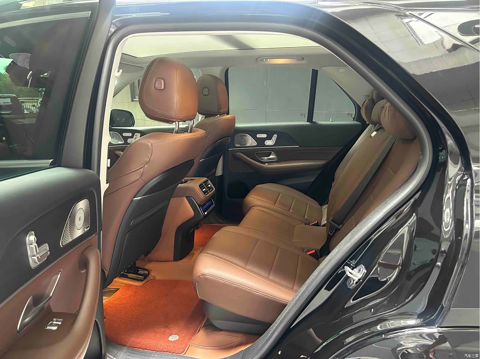 Mercedes-Benz GLE, 2024 все фото