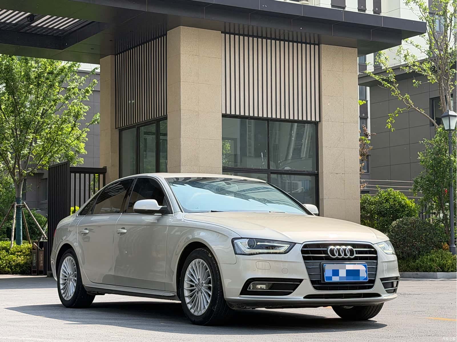 Audi A4L, 2015 3