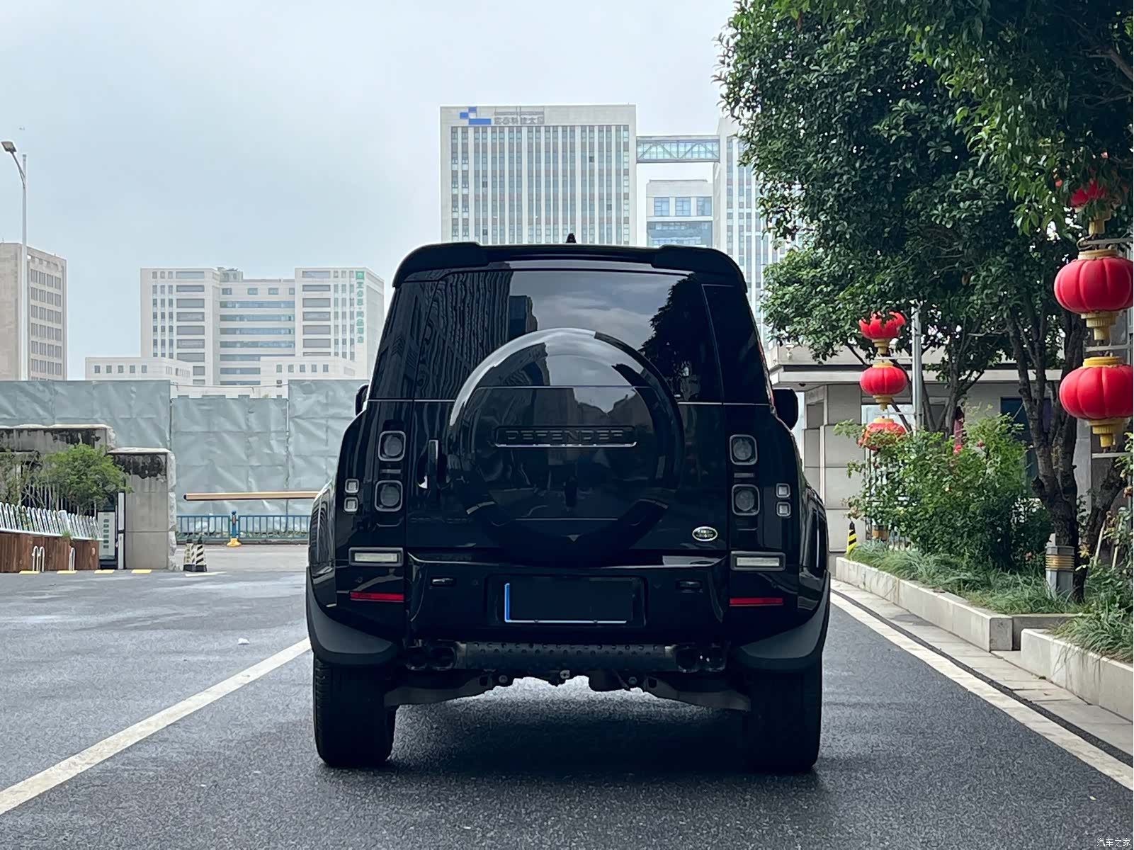 Land Rover Defender, 2024 16